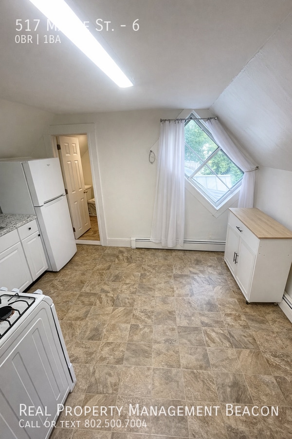 Building Photo - 517 Maple St Unit 6