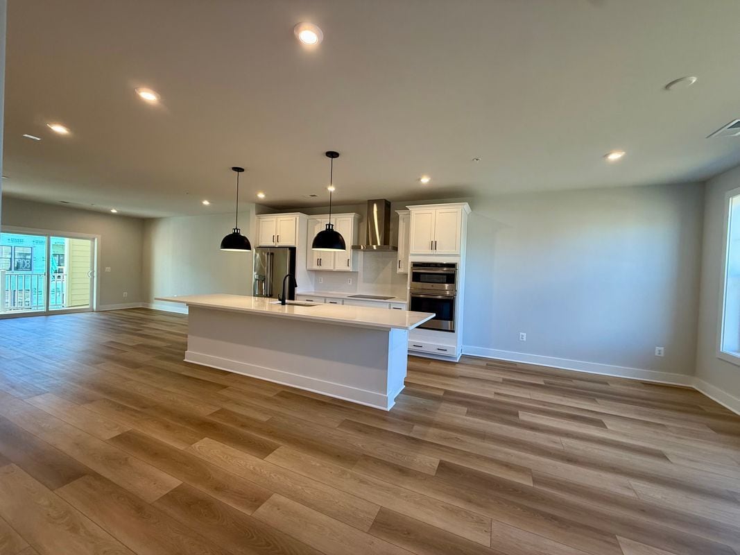 Photo - 527 Munson Woods Walk