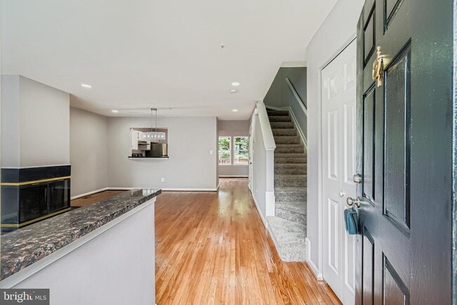 Photo - 493 Ashton Ln
