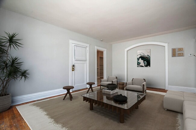 738 Kingsland Ave Unit Second Floor