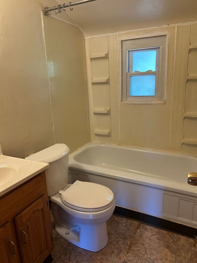 Photo - 1403 Woodlawn Ave