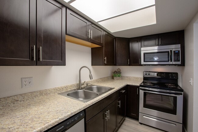 Building Photo - La Lomita Rental
