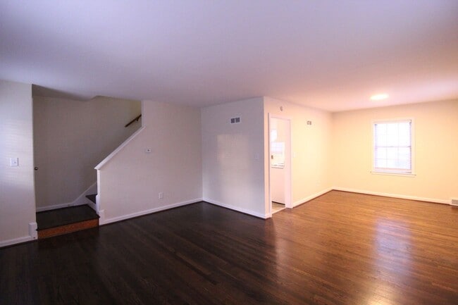 Photo - November FREE On This 2 Bedroom 1 Bath Dup...