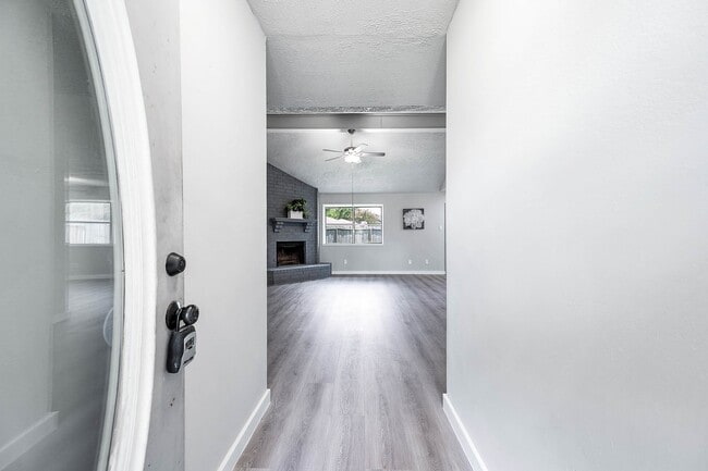 Photo - 8434 Quailcrest Dr