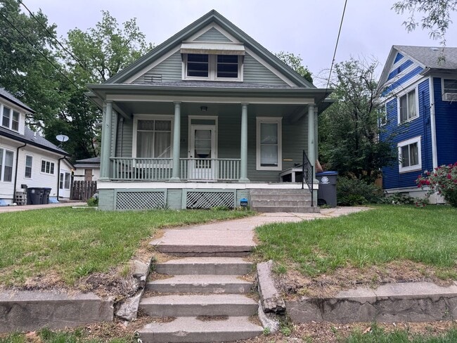 Charming Updated 4 Bedroom in East Council... - Charming Updated 4 Bedroom in East Council... House