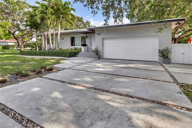 Building Photo - Northeast 99th Street, Miami Shores, FL 33... Rental