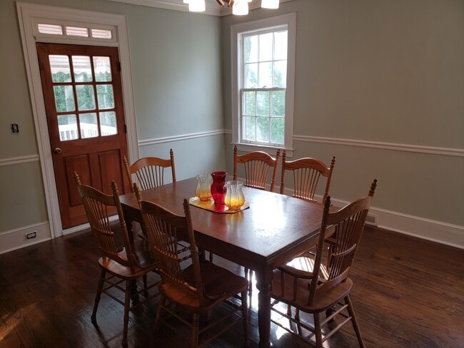 Photo - 774 Boulevard