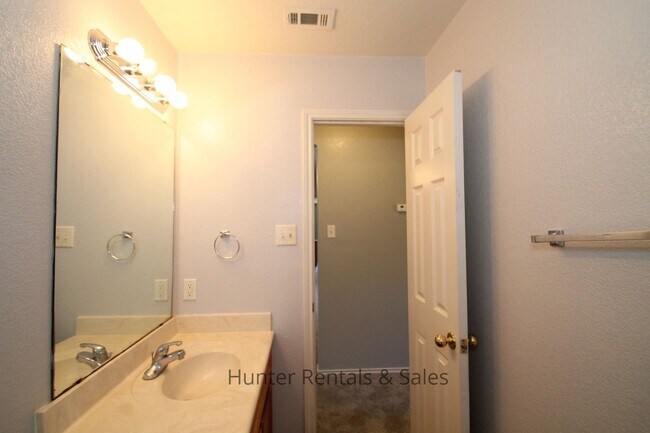 Photo - 4607 Neta Dr