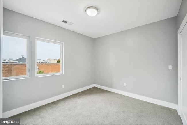 Photo - 2724 12th St NE