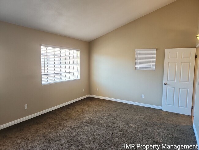 Photo - Spacious Town House