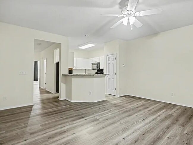 Photo - 113 Olde Towne Way