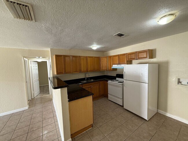 Photo - 2-1 Apartment with Central Air