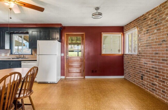Photo - 723 Prescott Ave