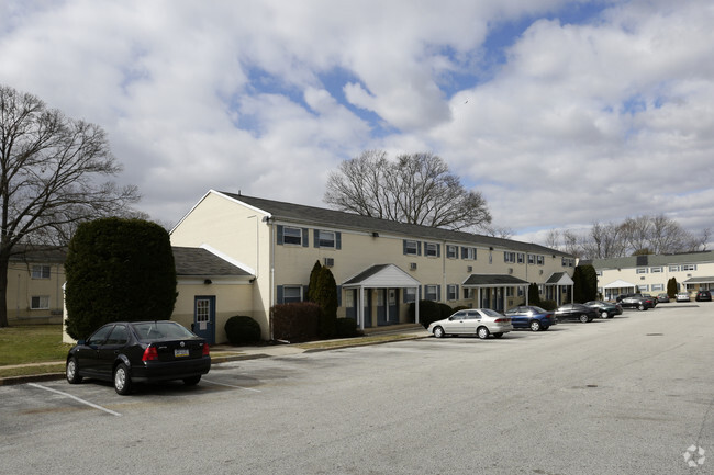 Building Photo - Laurelton Village Apartments