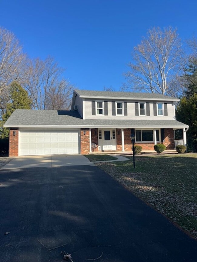 Photo - Spacious, Fully Updated Home with Walkout Basement on a Mature Lot