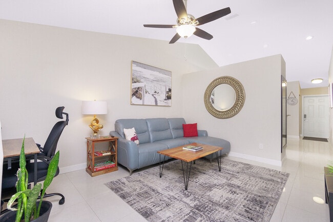 Photo - 10525 Pendleton Ave