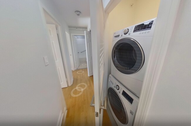 Photo - 1390 Columbia Rd