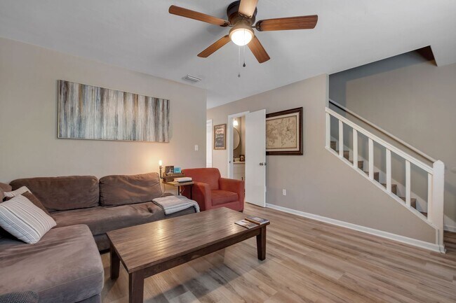 Photo - 242 Lake Ella Dr