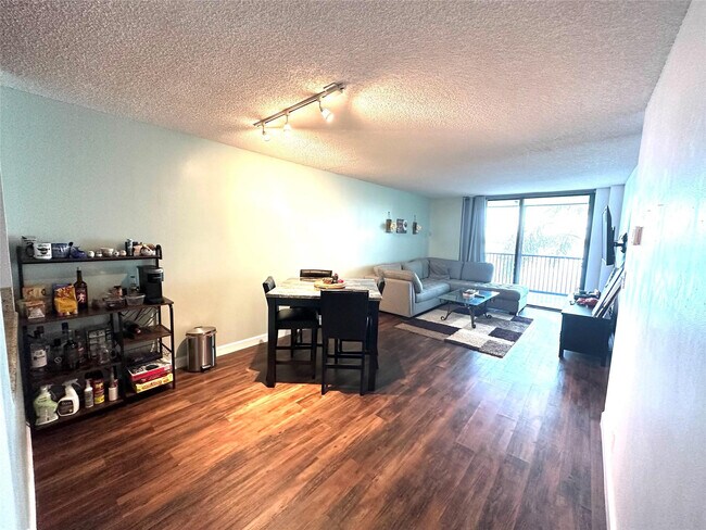 Photo - 118 Lake Emerald Dr Unit 406