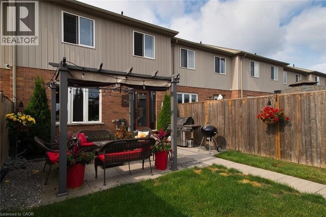 Photo - 511 Victoria Rd N