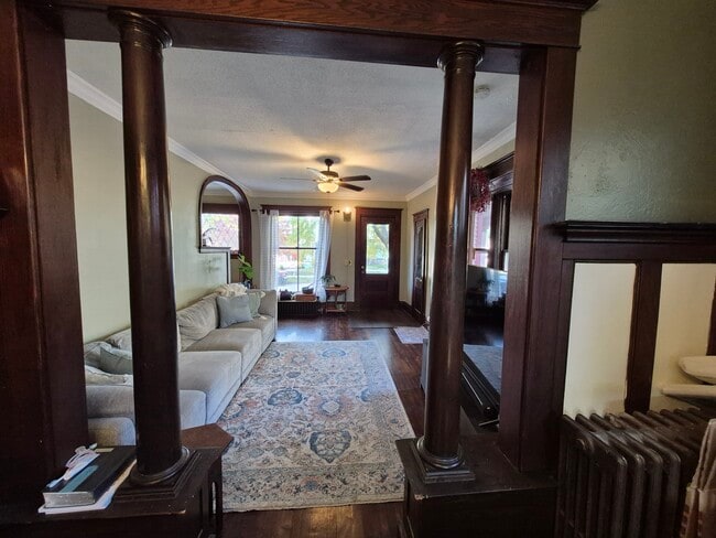 Photo - 906 Fairmount St SE