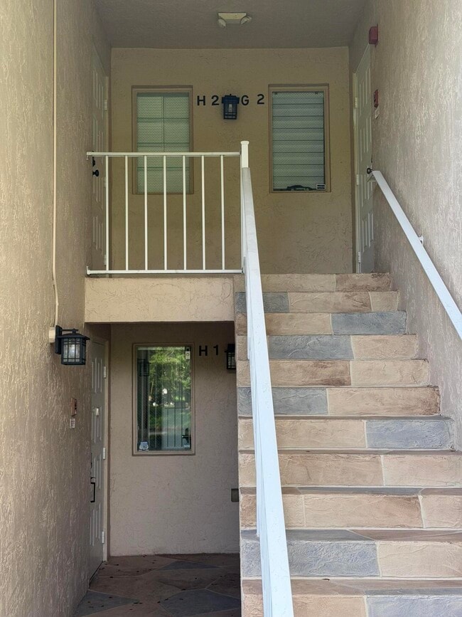 Photo - 13811 Oneida Dr Unidad H2