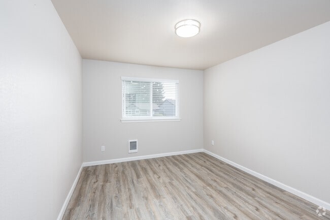 3BD, 2BA - 1,136SF