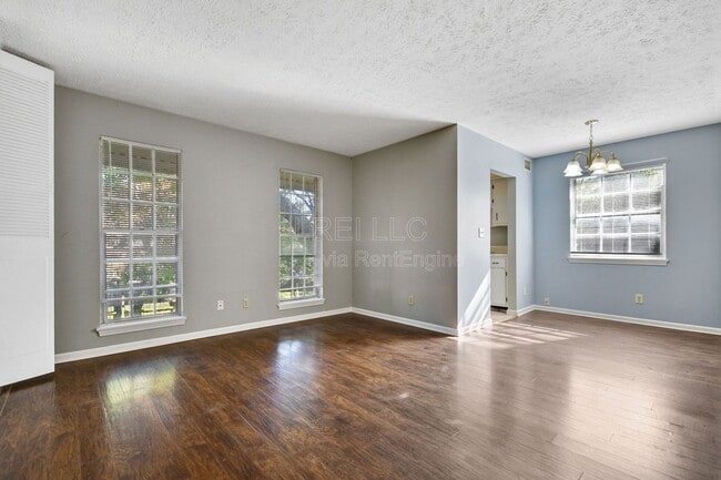 Photo - 118 W Ormsby Ave Unit 4b