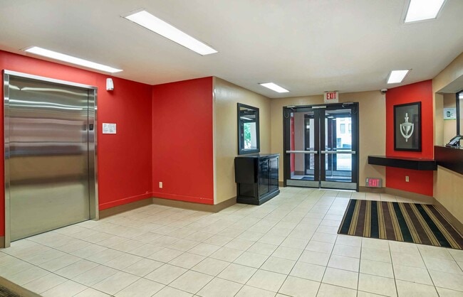 Photo - Furnished Studio-Columbia - Columbia 100 P...