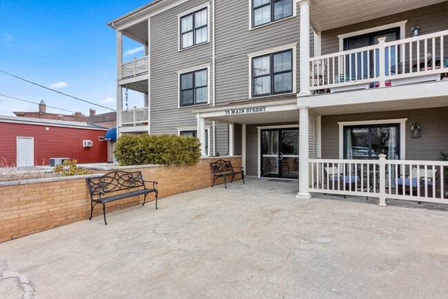 Building Photo - 75 Main St Unit 301 Rental