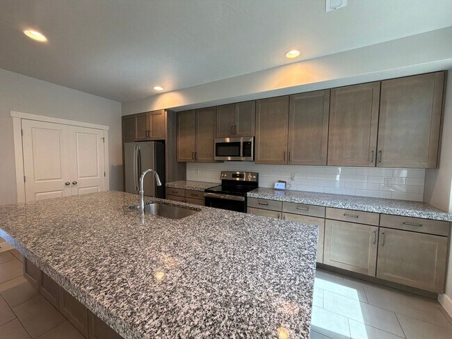 644 Rosa Ln