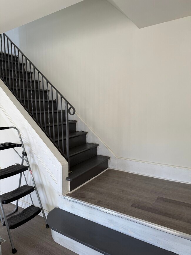 Photo - 135 Troy Schenectady Rd