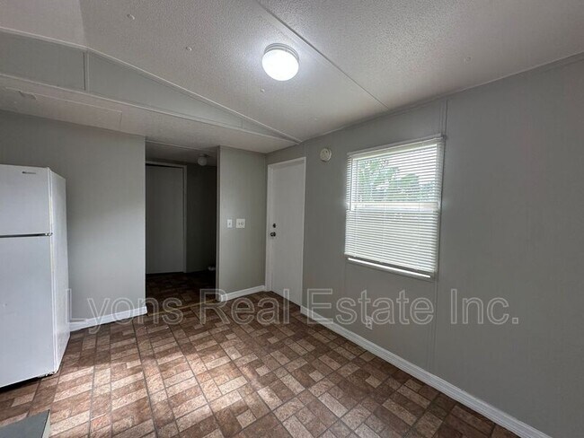 Photo - 7945 Hart Dr