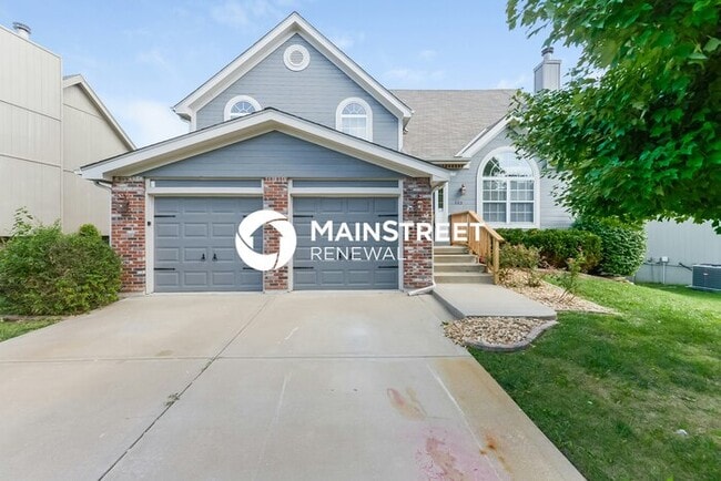Building Photo - 4 Bedroom Pet-Friendly Home in Raymore, MO with Main Street Renewal