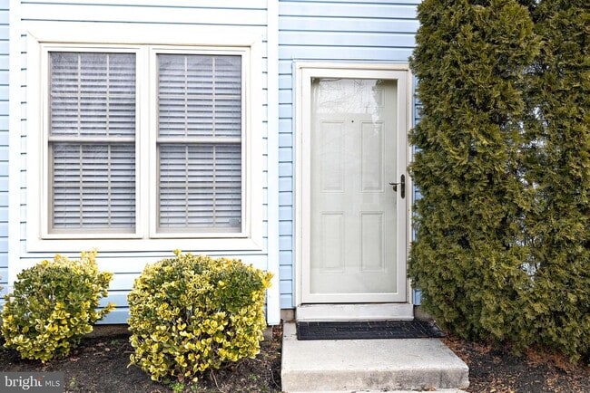 Photo - 645 Covington Ct