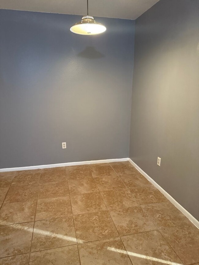 Photo - LEASE NOW AND ENJOY 50% OFF 2ND MONTH! 1 Bd/1 Ba near UF- Apartment for Rent