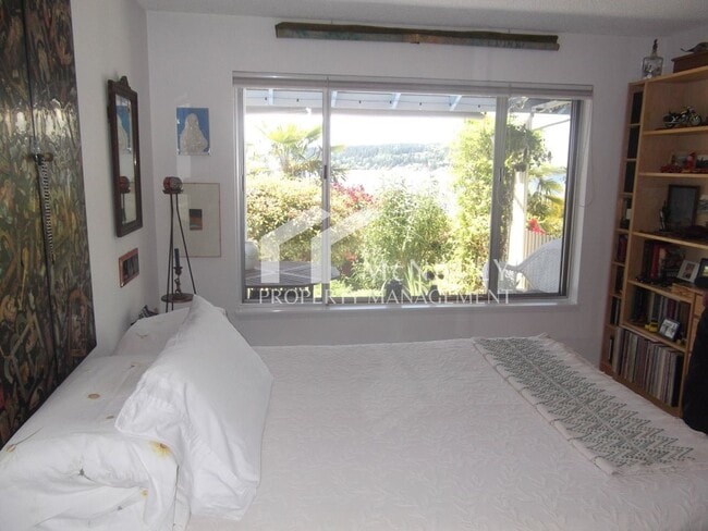 Photo - Beautiful 1 Bedroom Water View Condo