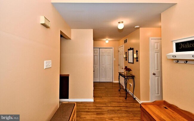 Photo - 800 Beacon Ct