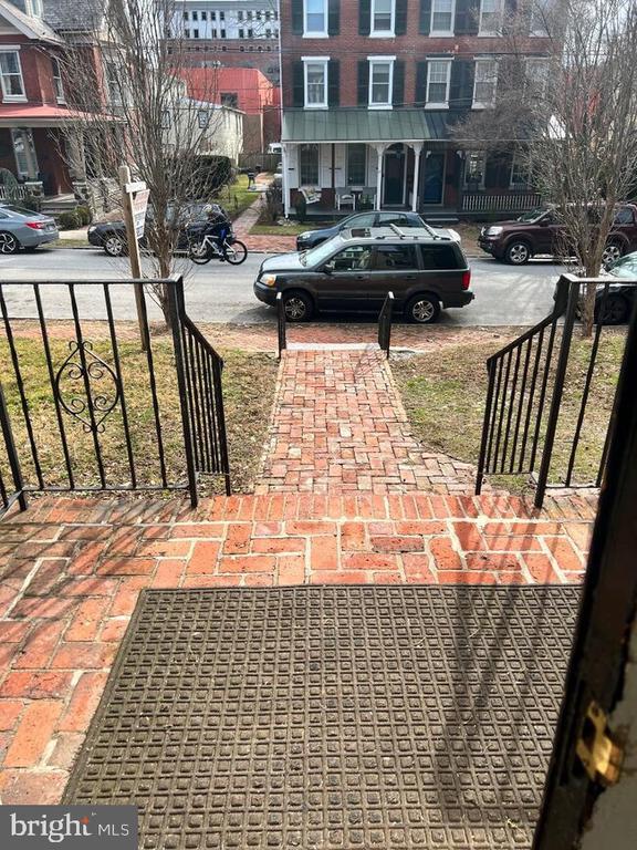 Photo - 25 E Washington St