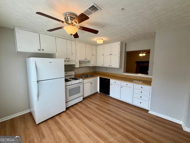 Photo - 8515 Pineland Dr