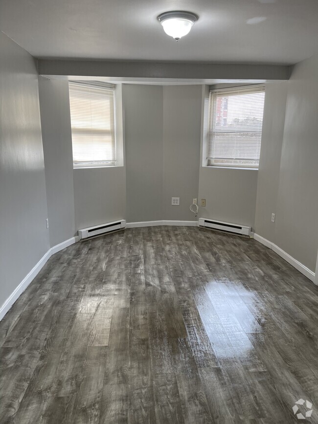 Building Photo - 463 Park Dr Rental