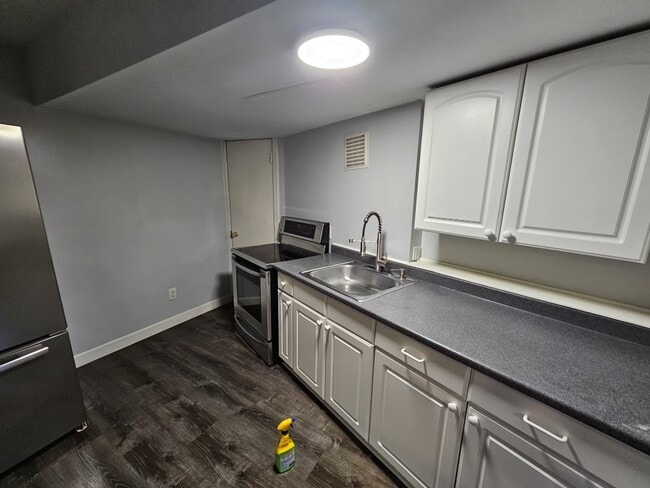 Kitchen - 505 Lakeside Rd Unit In-Law