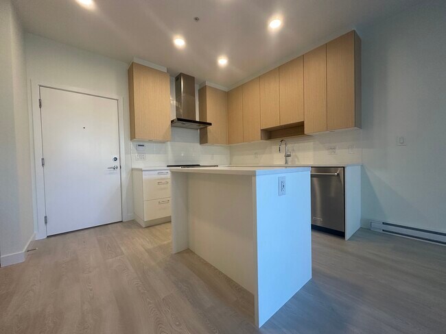 Photo - 104-7599 15th Street Unité 104