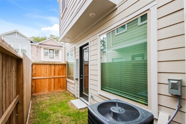 Photo - 5102 Royal Heath Dr