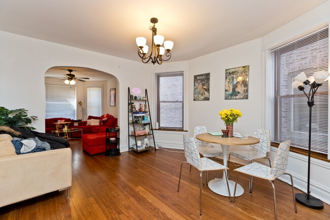 Photo - 1326 W Roscoe St Unit 1