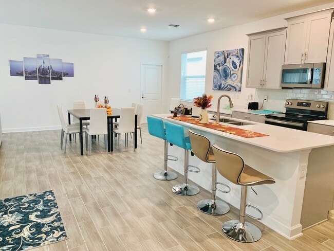 Photo - 12018 Language Way