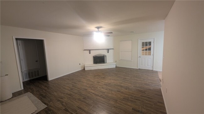 Photo - 100 Eames Ave