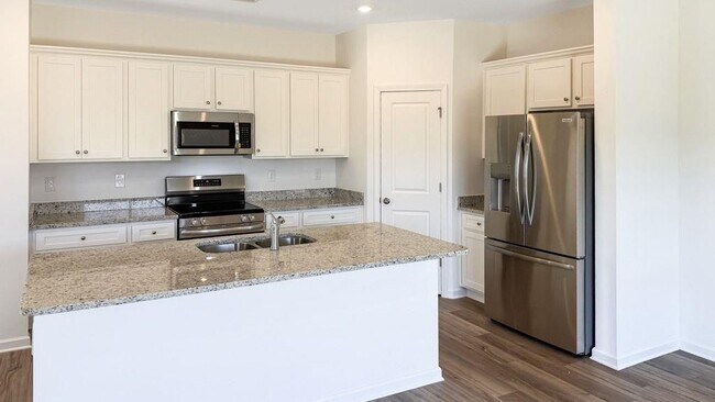 Photo - 130 Red Maple Wy