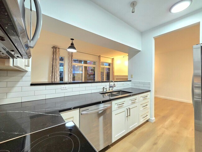 Photo - 1 Bedroom 1 Bathroom Condo in Bothell - Pet Friendly!