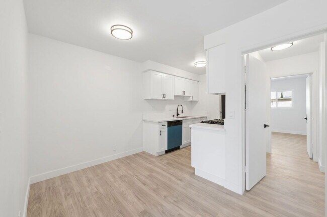 Photo - 6828 Fulton Ave Unidad 5